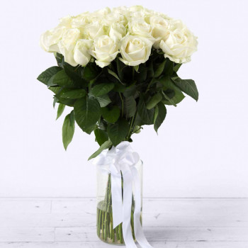 Long white roses 70 cm (variable quantity of flowers)