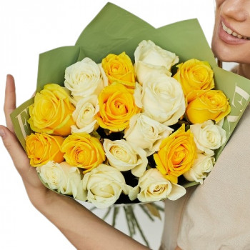 Yellow and white roses 40 cm. Change amount of rose in bouquet