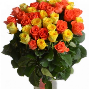 Оранжевые и желтые розы 50 см. Изменяемое количество розы в букете.